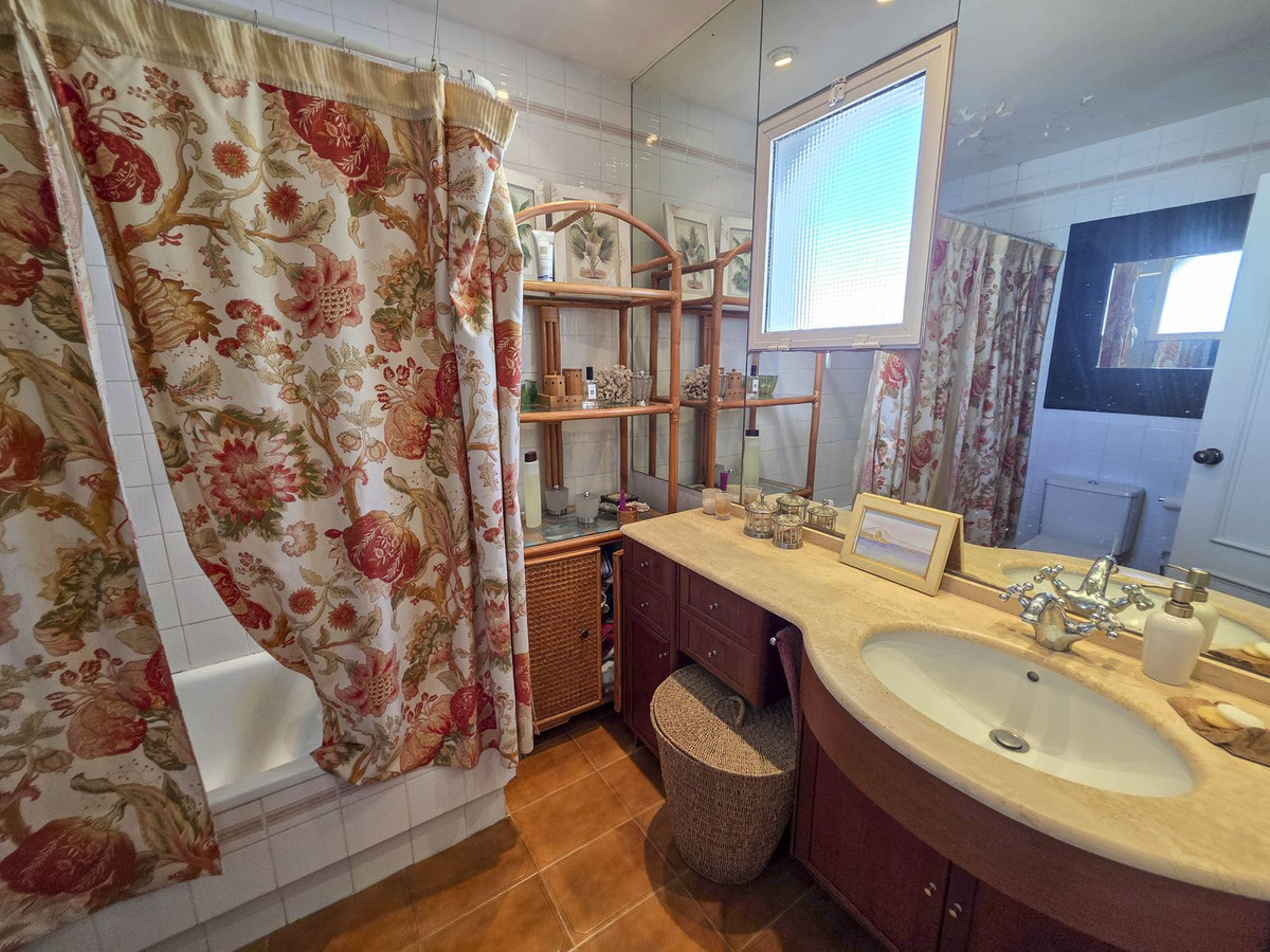 3 Bed, 3 Bath, HouseFor Sale, Casares Playa, Malaga