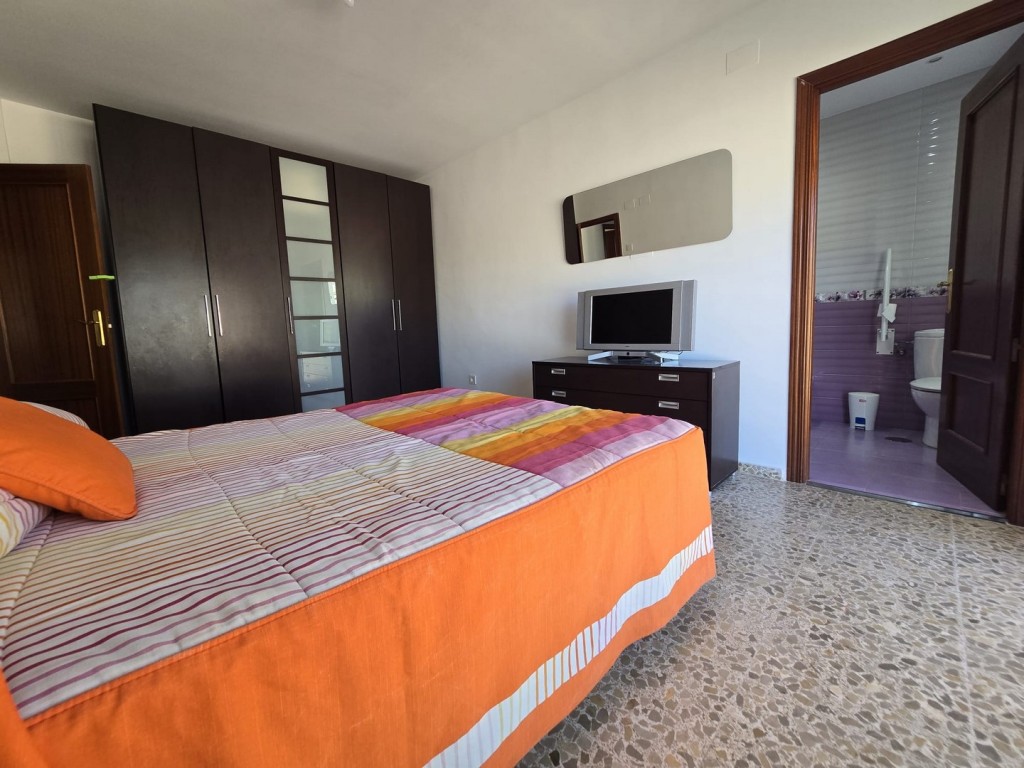 4 Bed, 3 Bath, ApartmentFor Sale, Fuengirola, Malaga