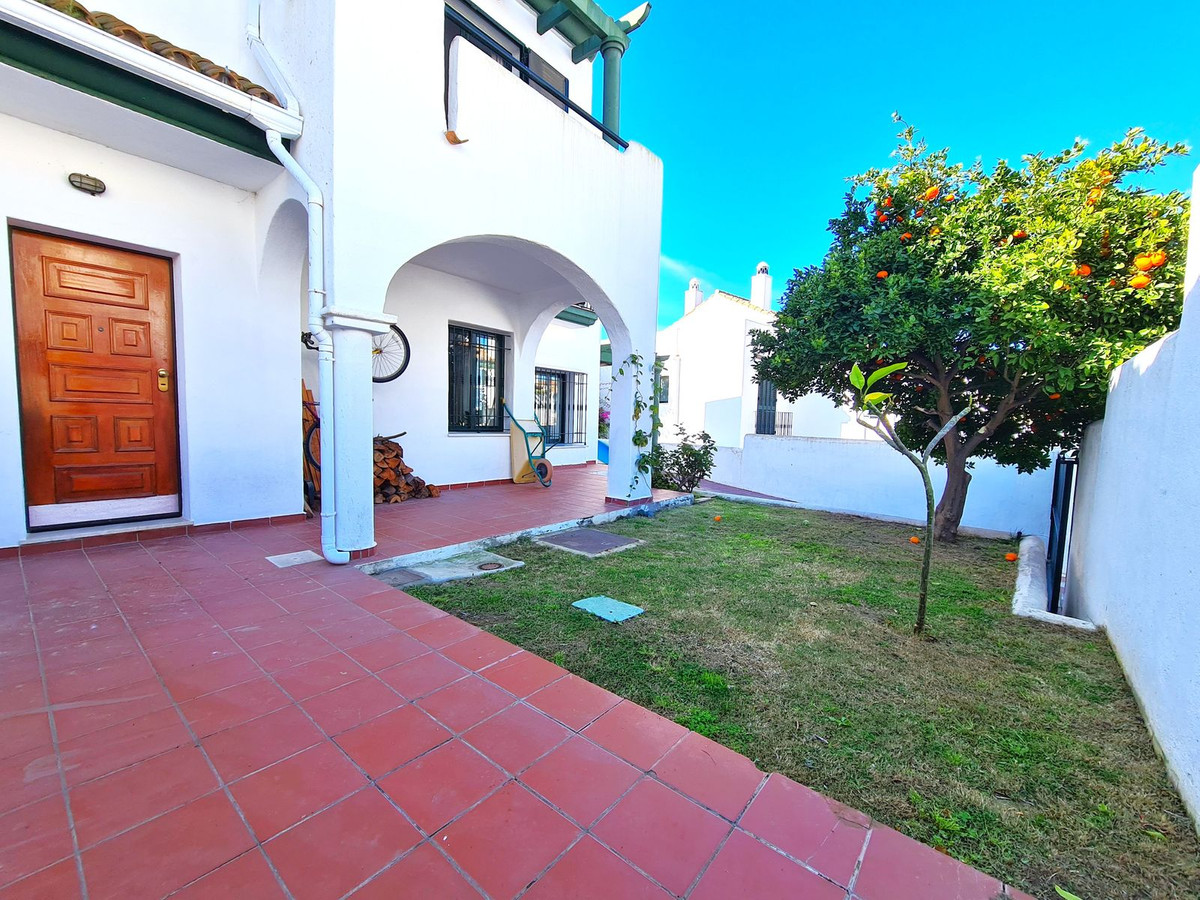 3 Bed, 4 Bath, HouseFor Sale, La Duquesa, Malaga