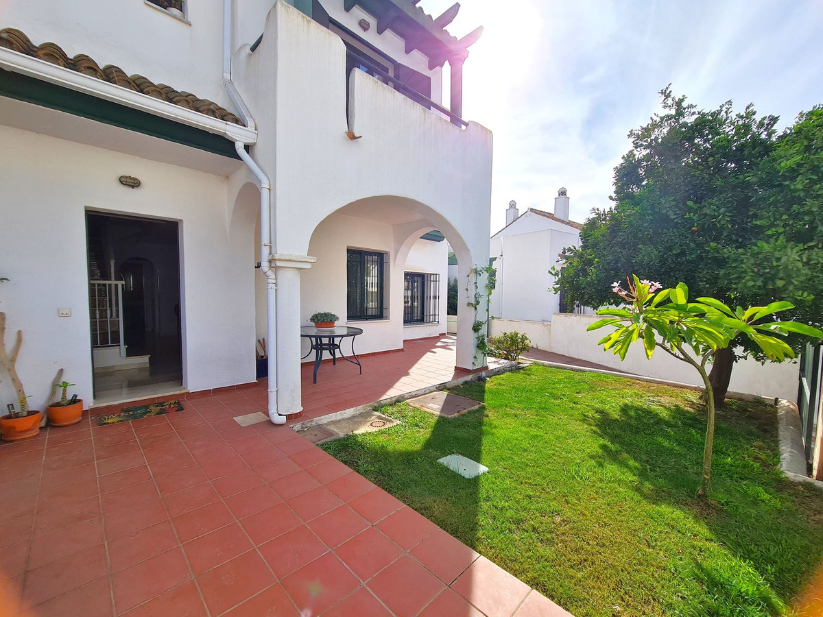3 Bed, 4 Bath, HouseFor Sale, La Duquesa, Malaga