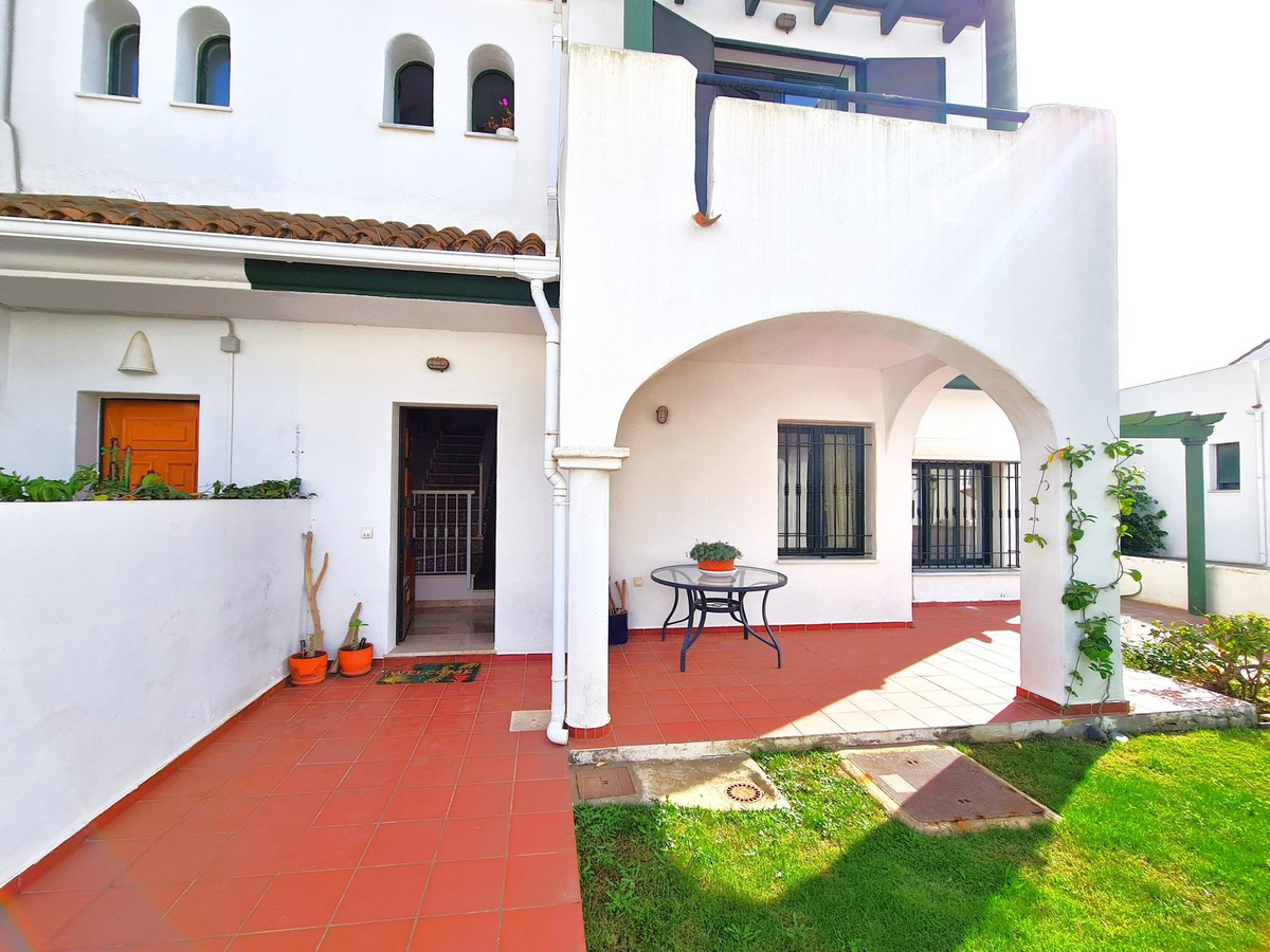 3 Bed, 4 Bath, HouseFor Sale, La Duquesa, Malaga