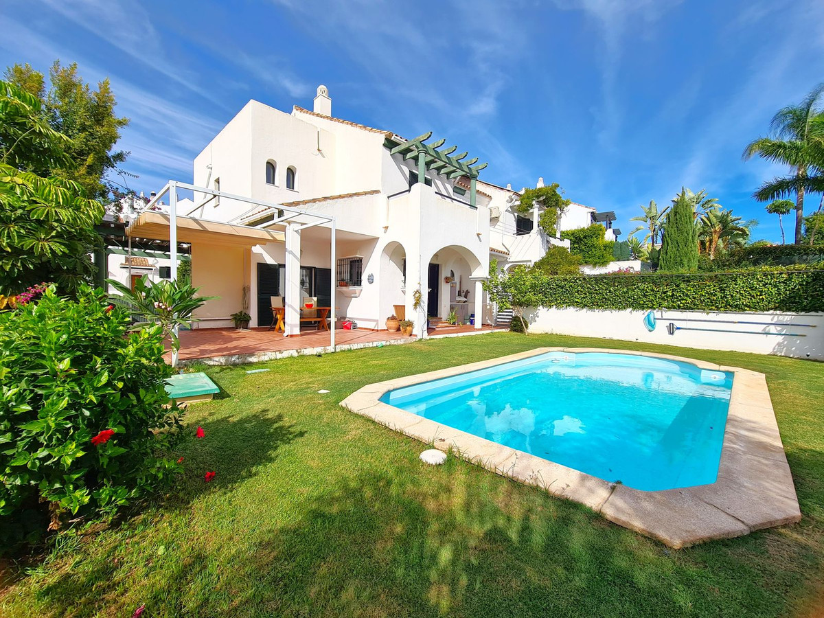 3 Bed, 4 Bath, HouseFor Sale, La Duquesa, Malaga