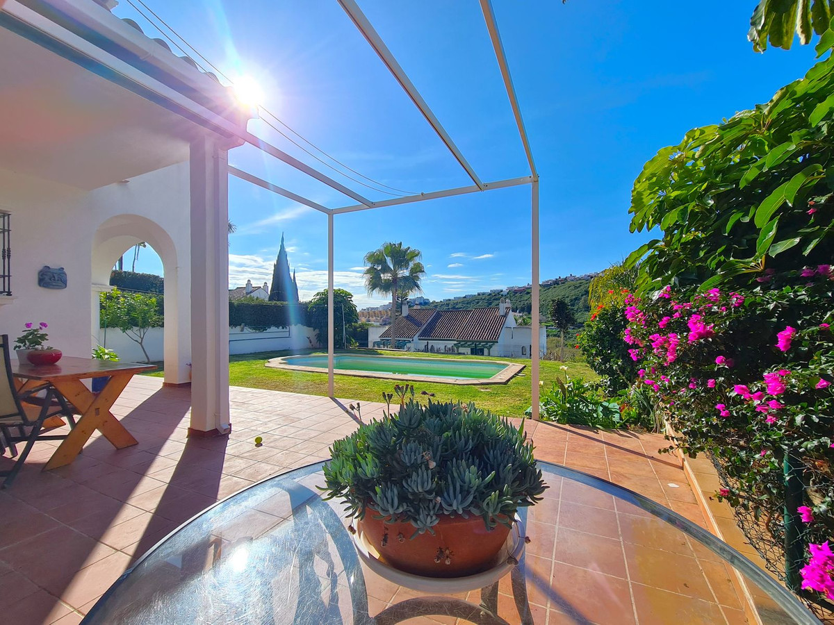 3 Bed, 4 Bath, HouseFor Sale, La Duquesa, Malaga