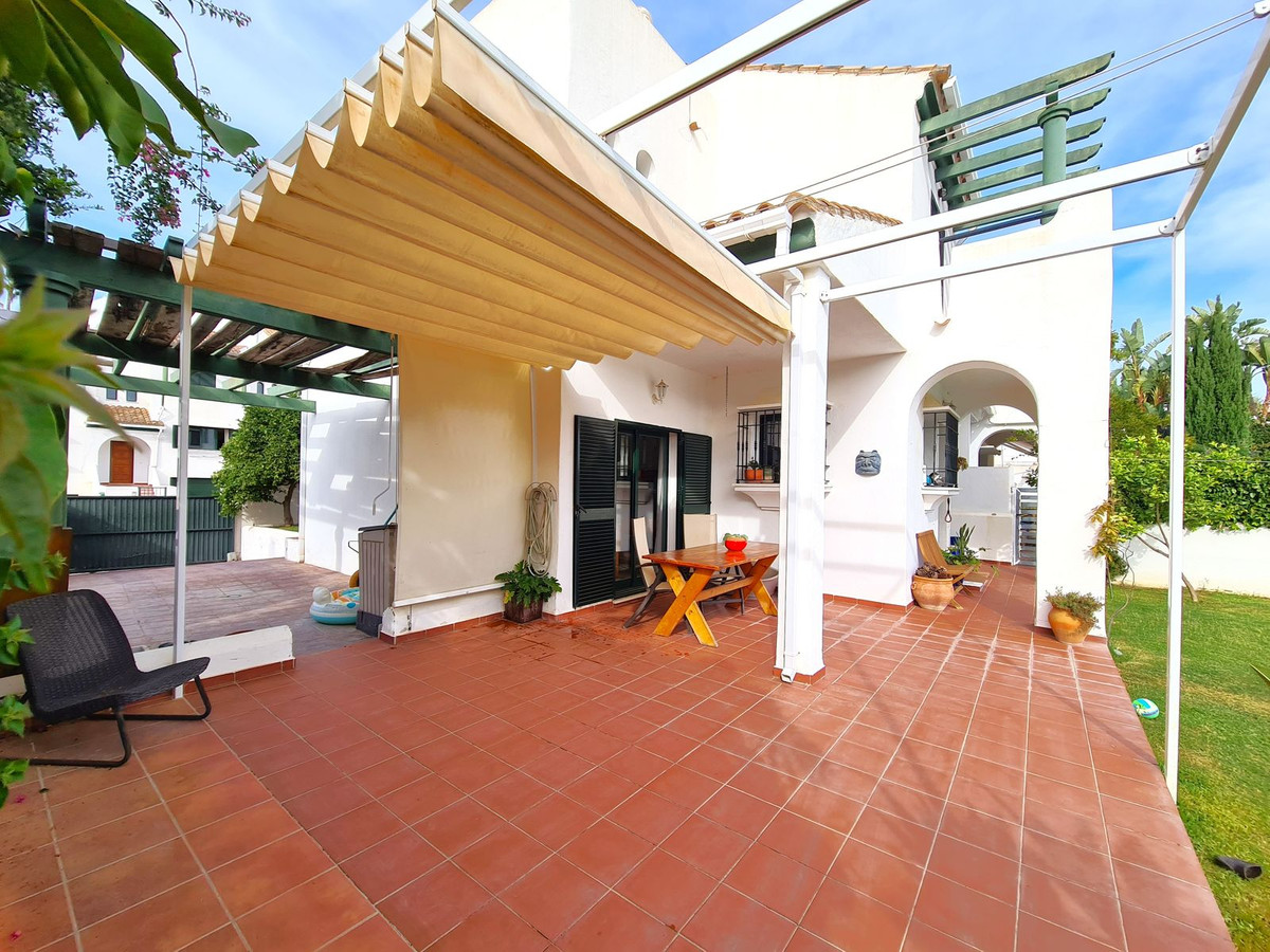 3 Bed, 4 Bath, HouseFor Sale, La Duquesa, Malaga