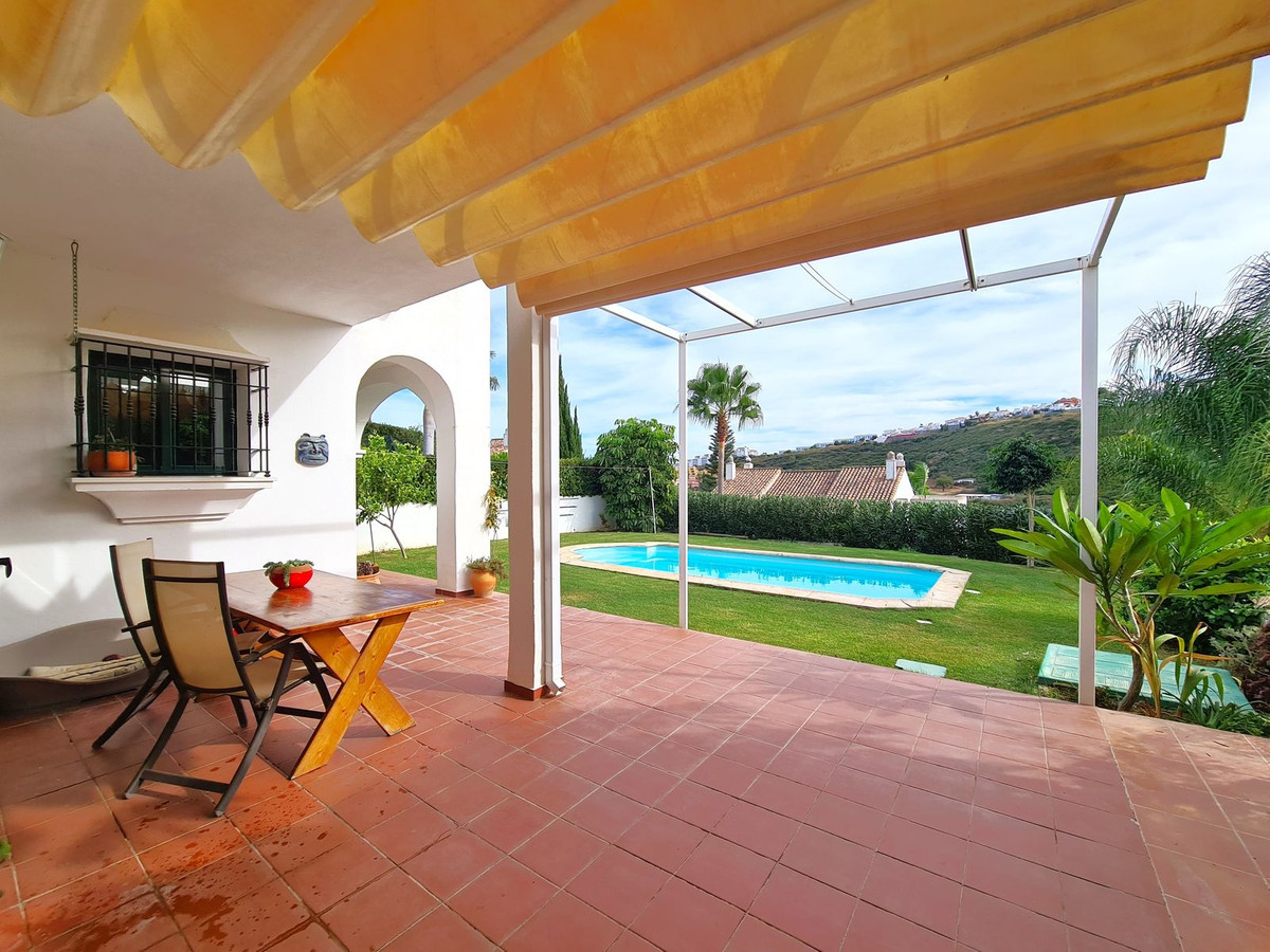 3 Bed, 4 Bath, HouseFor Sale, La Duquesa, Malaga