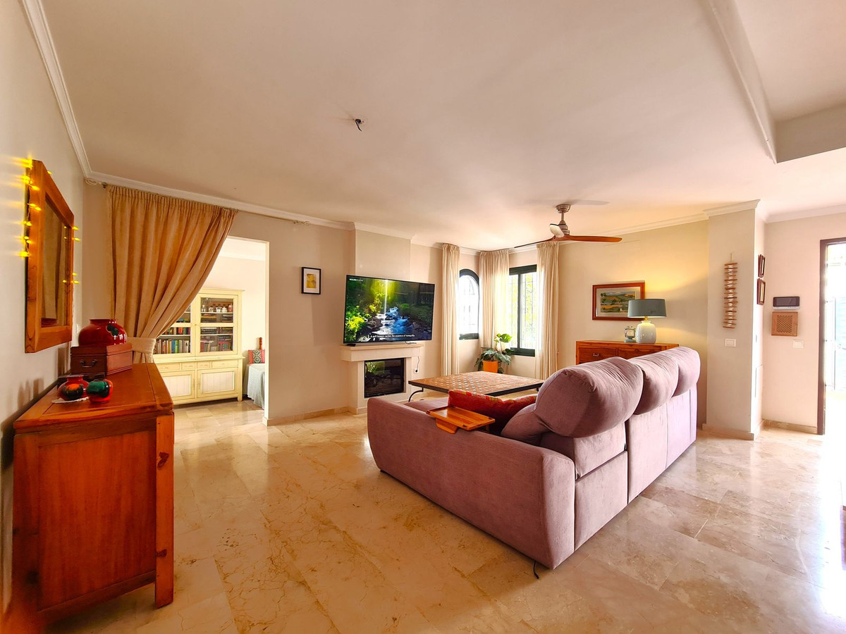 3 Bed, 4 Bath, HouseFor Sale, La Duquesa, Malaga