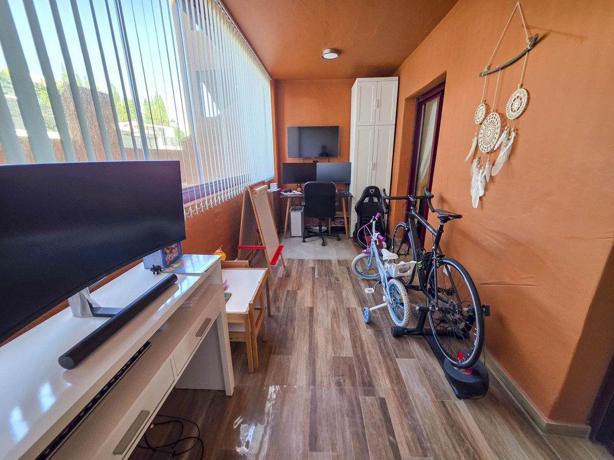 3 Bed, 2 Bath, ApartmentFor Sale, La Duquesa, Malaga