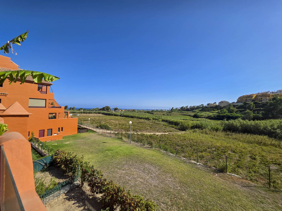 3 Bed, 2 Bath, ApartmentFor Sale, La Duquesa, Malaga