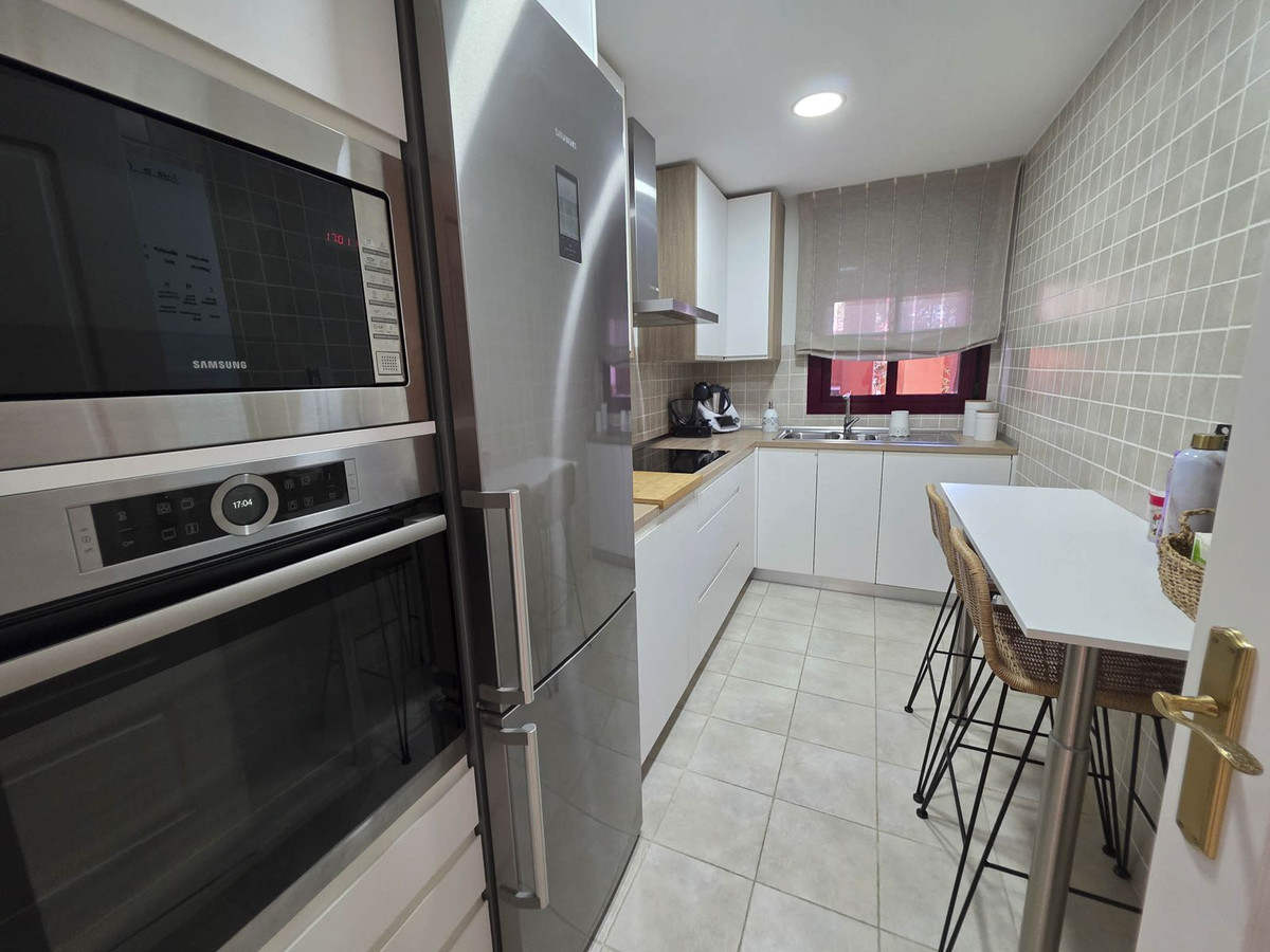3 Bed, 2 Bath, ApartmentFor Sale, La Duquesa, Malaga