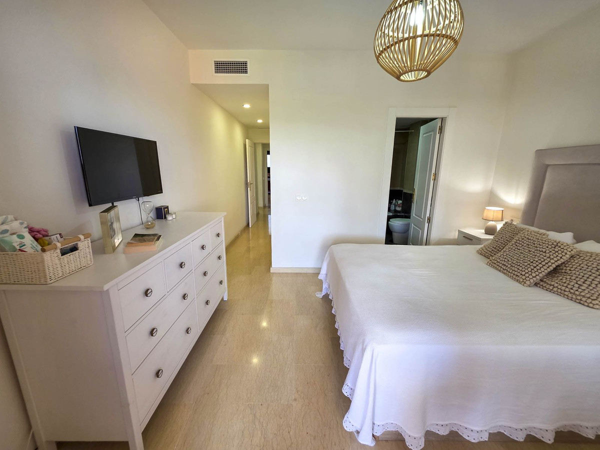 3 Bed, 2 Bath, ApartmentFor Sale, La Duquesa, Malaga