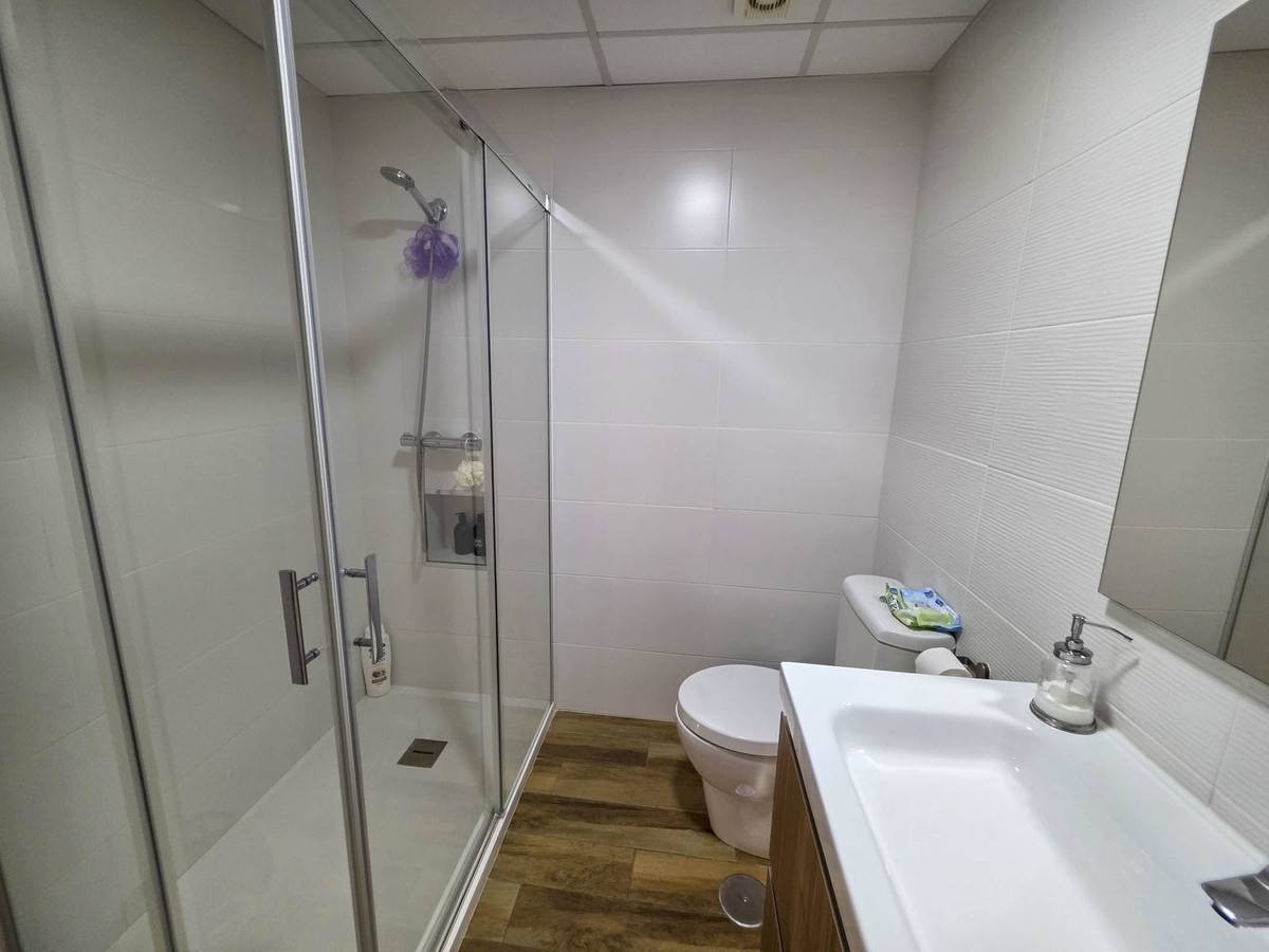 3 Bed, 2 Bath, ApartmentFor Sale, La Duquesa, Malaga