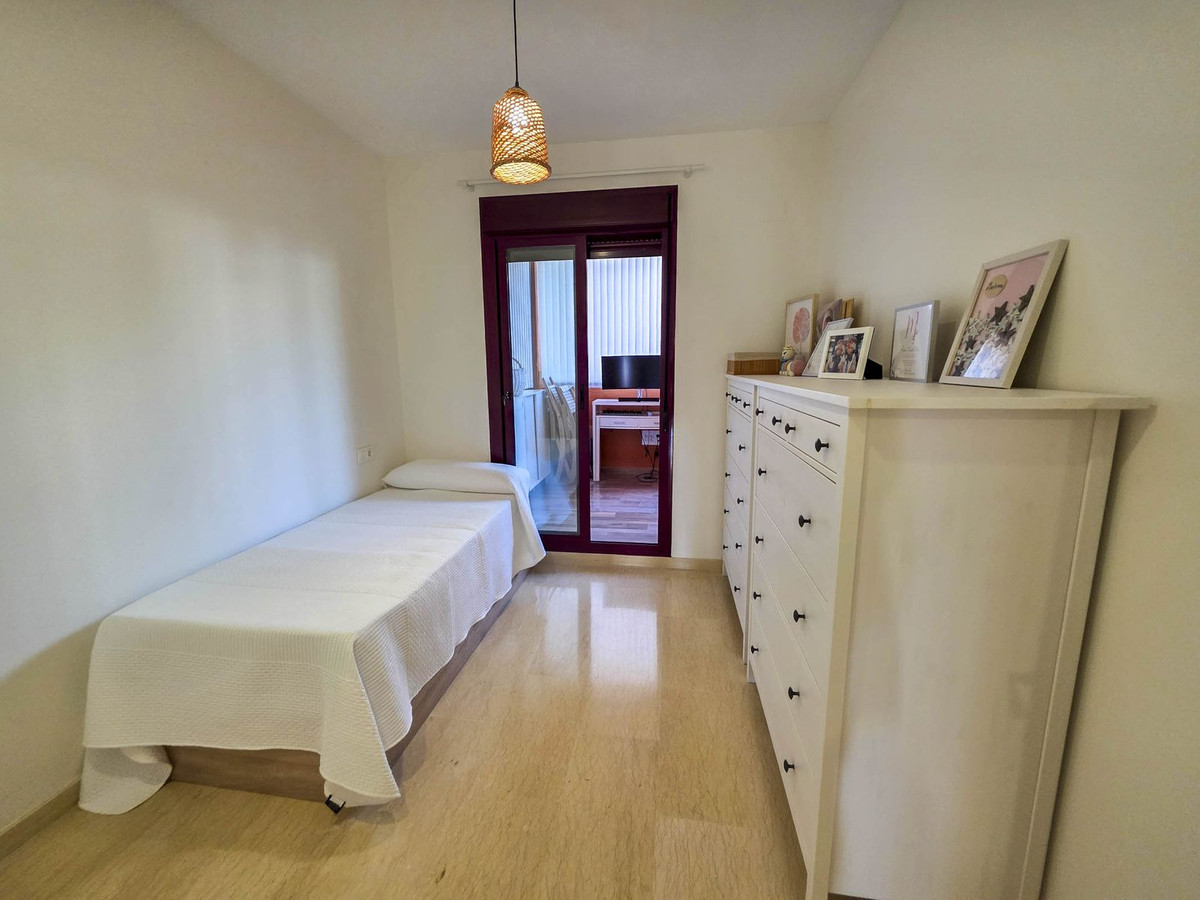 3 Bed, 2 Bath, ApartmentFor Sale, La Duquesa, Malaga