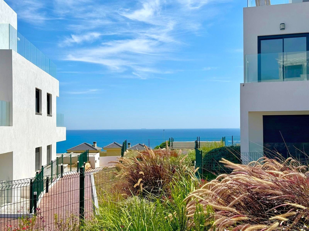 2 Bed, 2 Bath, ApartmentFor Sale, Estepona, Malaga