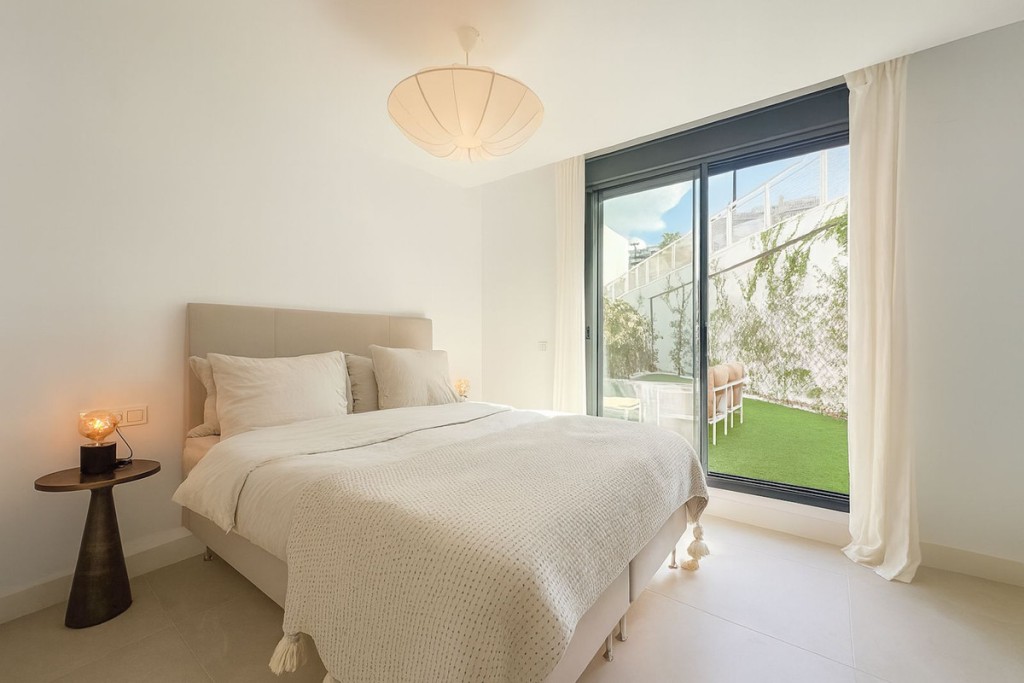 4 Bed, 3 Bath, ApartmentFor Sale, Marbella, Malaga