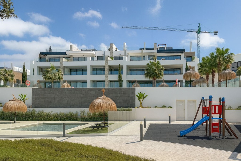 4 Bed, 3 Bath, ApartmentFor Sale, Marbella, Malaga