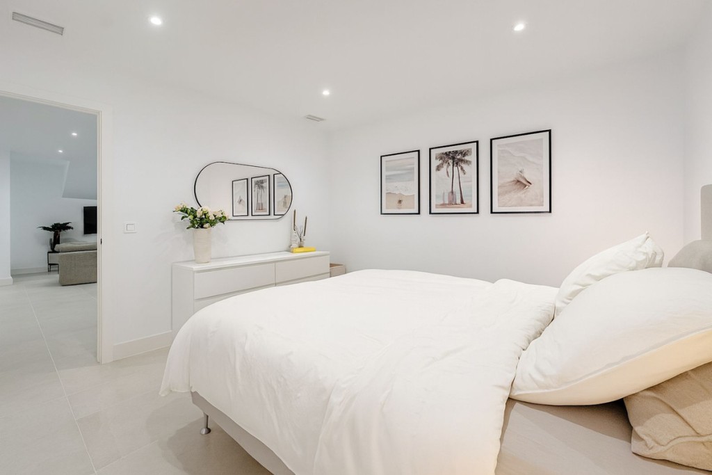 4 Bed, 3 Bath, ApartmentFor Sale, Marbella, Malaga