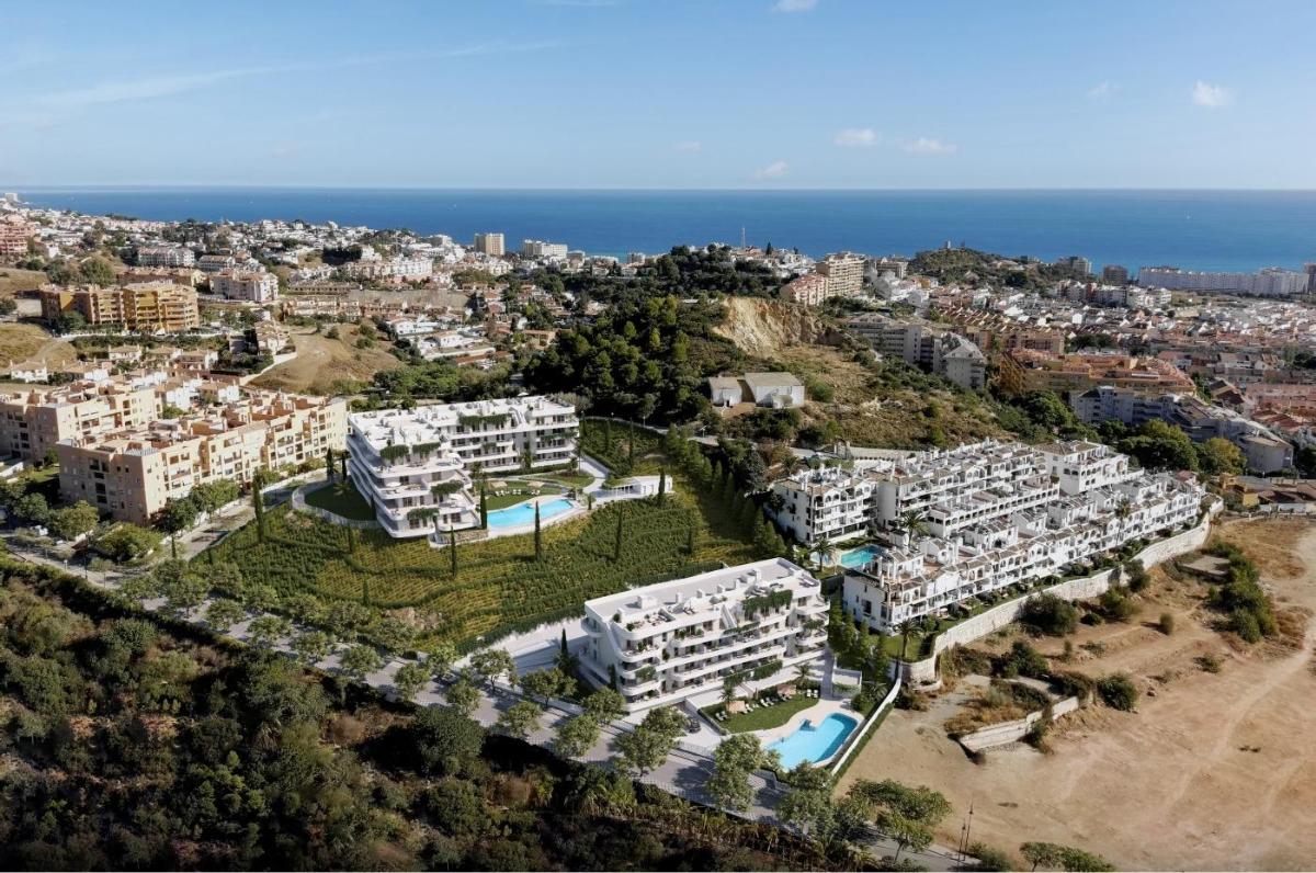 4 Bed, 2 Bath, ApartmentFor Sale, Fuengirola, Costa del Sol