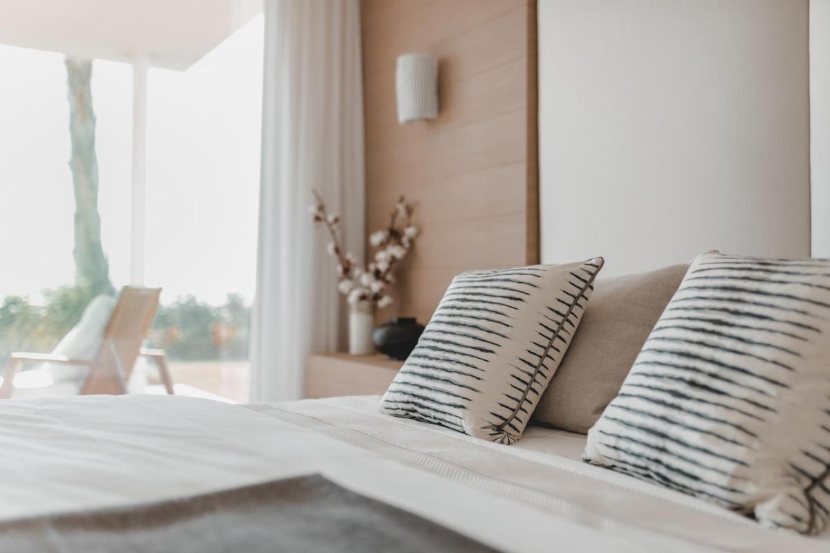 4 Bed, 4 Bath, ApartmentFor Sale, Benahavis, Costa del Sol