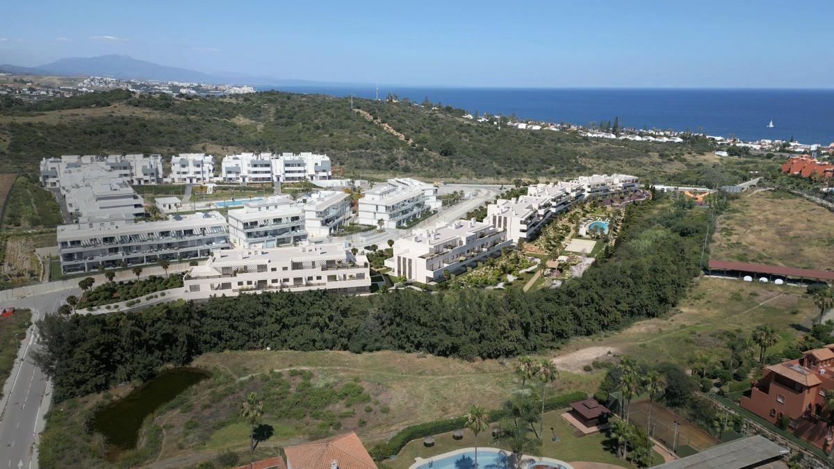 3 Bed, 2 Bath, ApartmentFor Sale, Estepona, Costa del Sol