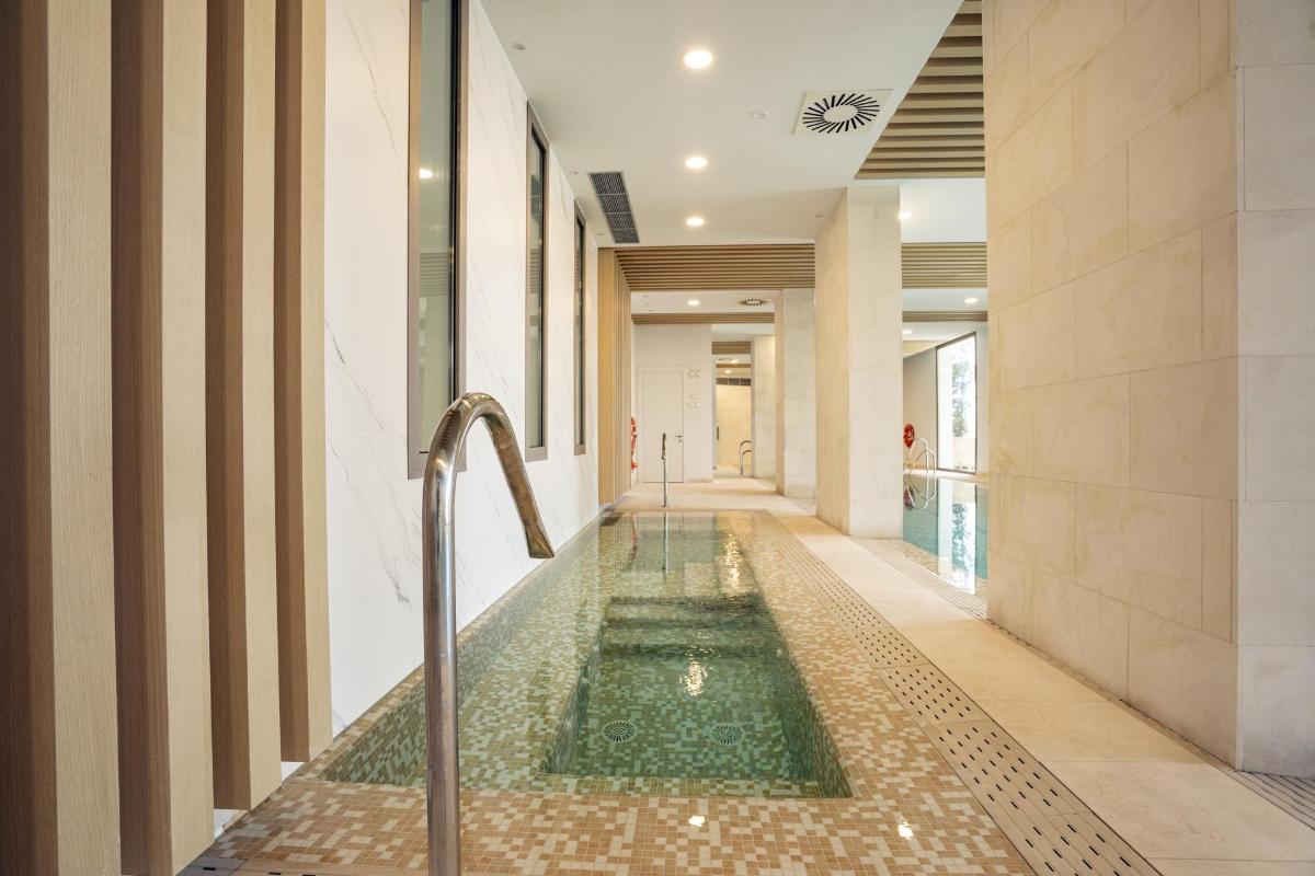 2 Bed, 2 Bath, ApartmentFor Sale, Benahavis, Costa del Sol