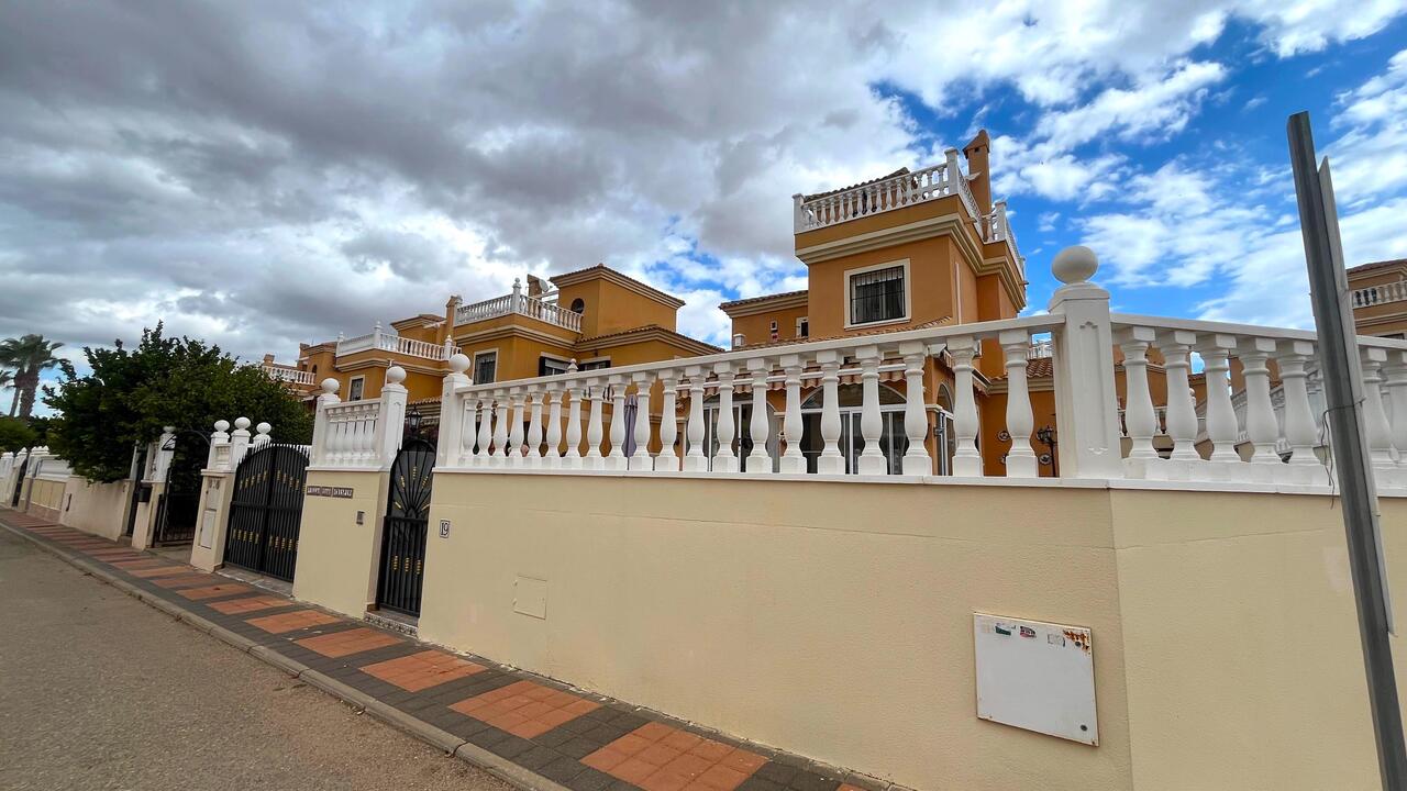 3 Bed, 2 Bath, HouseFor Sale, Algorfa, Alicante