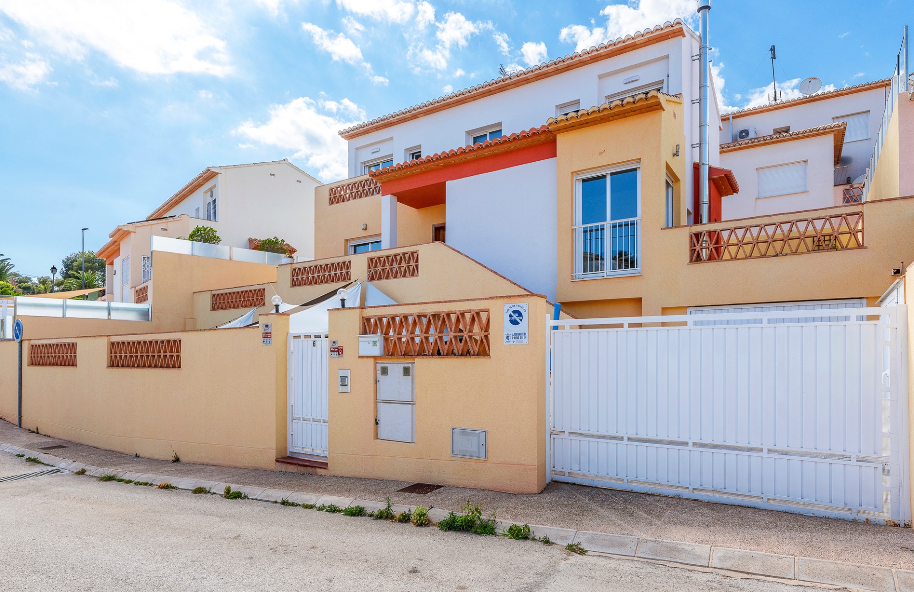 5 Bed, 3 Bath, HouseFor Sale, Alfas del Pi, Alicante