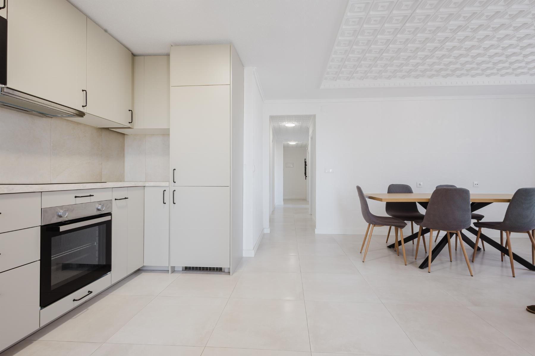 3 Bed, 2 Bath, ApartmentFor Sale, Torrevieja, Alicante