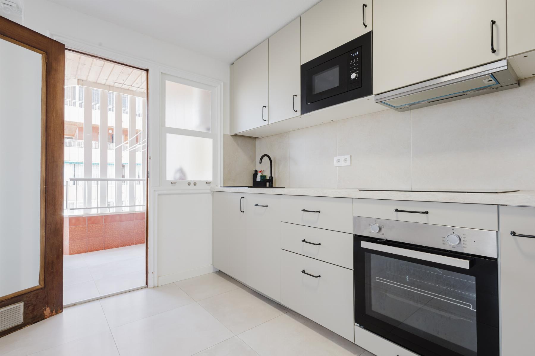 3 Bed, 2 Bath, ApartmentFor Sale, Torrevieja, Alicante