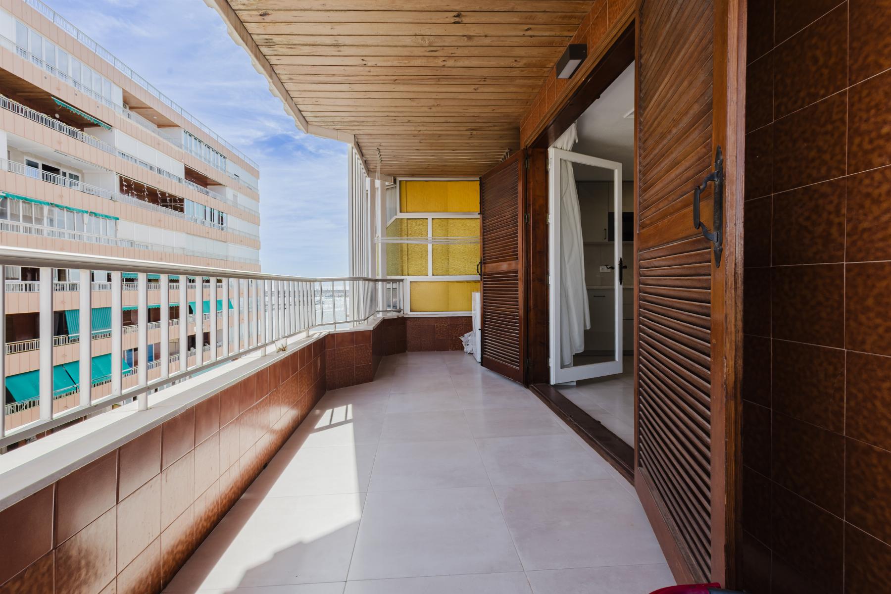 3 Bed, 2 Bath, ApartmentFor Sale, Torrevieja, Alicante