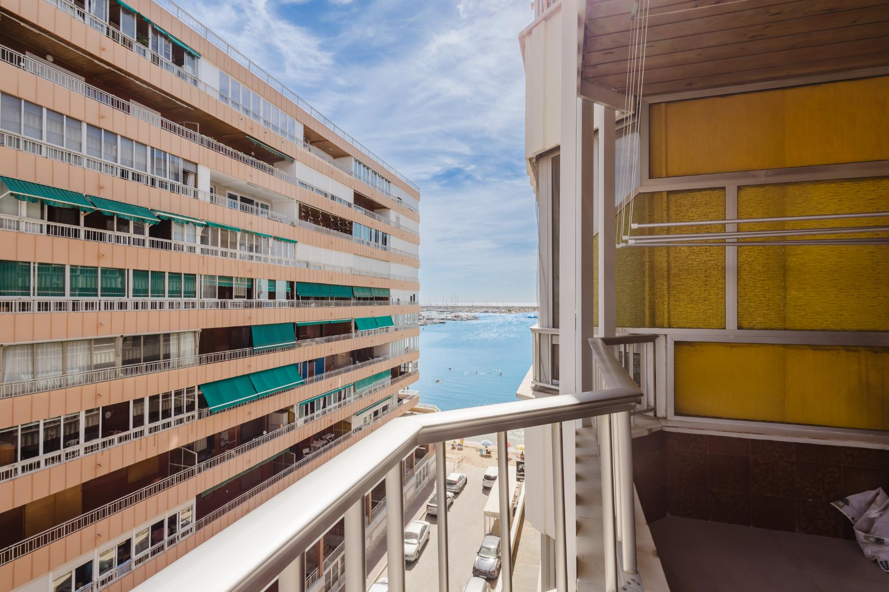 3 Bed, 2 Bath, ApartmentFor Sale, Torrevieja, Alicante