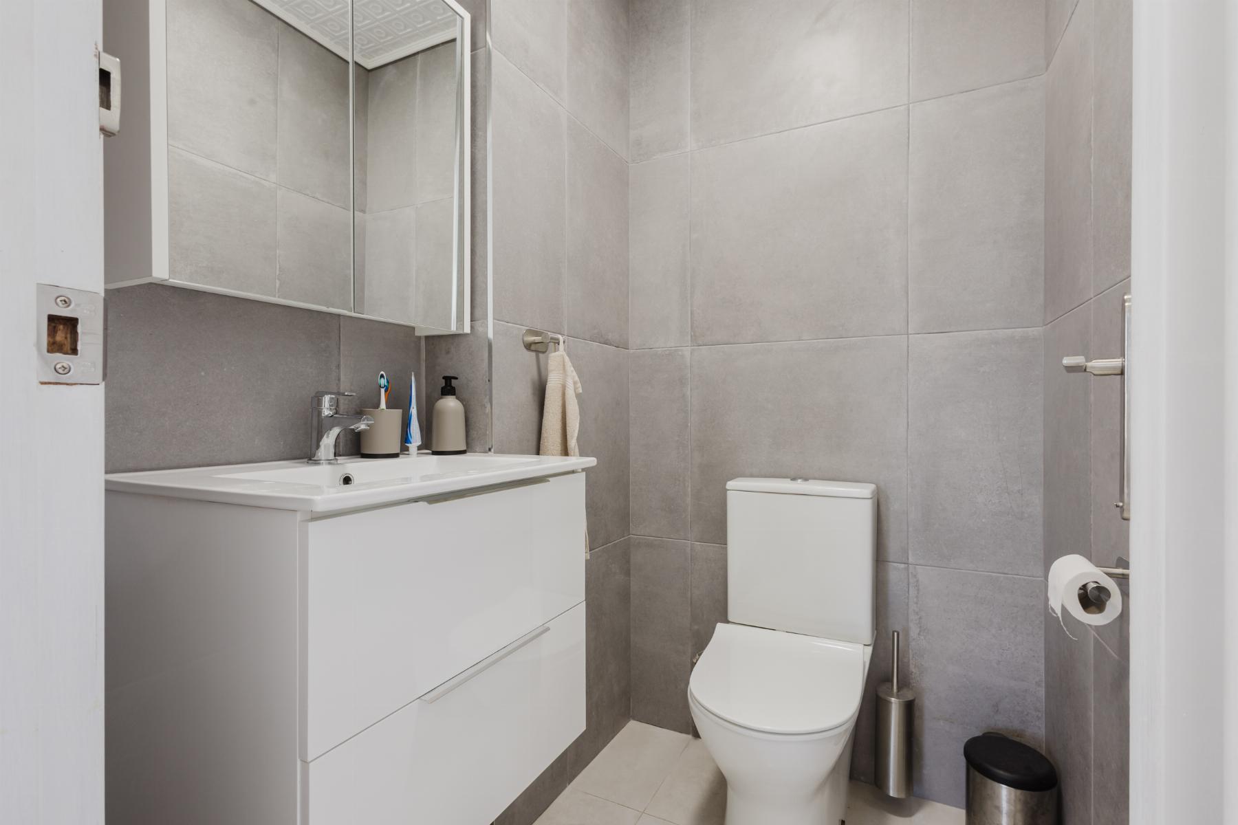 3 Bed, 2 Bath, ApartmentFor Sale, Torrevieja, Alicante