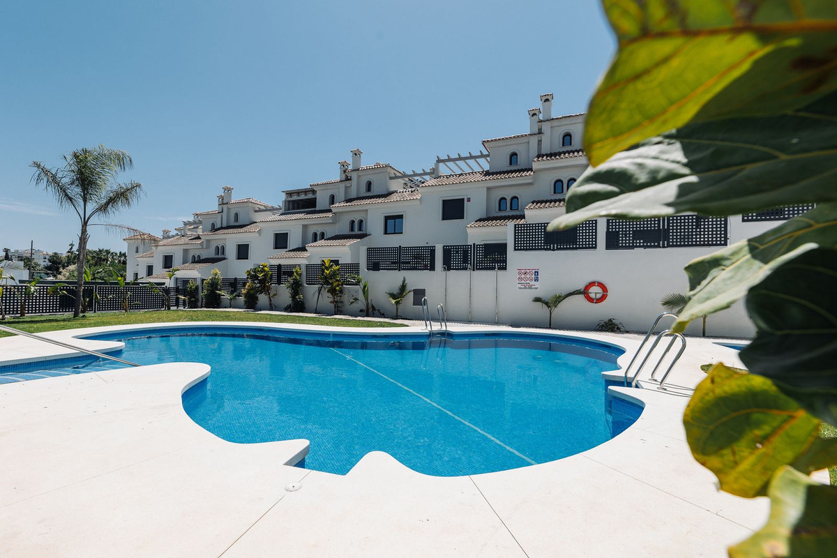 3 Bed, 3 Bath, HouseFor Sale, New Golden Mile, Malaga