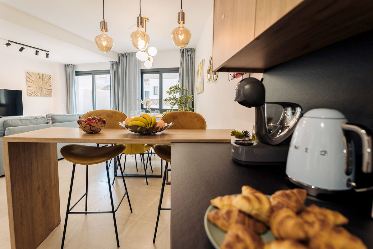 3 Bed, 3 Bath, HouseFor Sale, New Golden Mile, Malaga