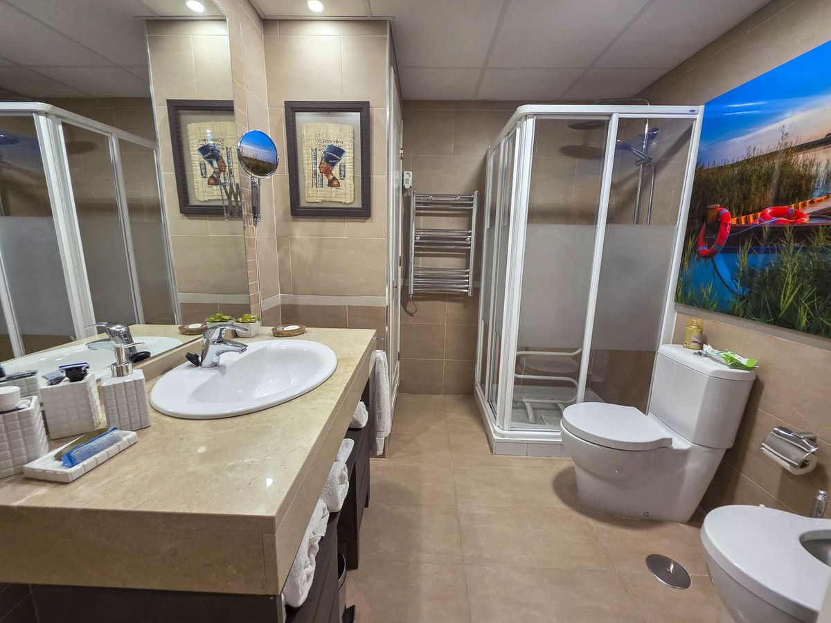 3 Bed, 3 Bath, ApartmentFor Sale, La Duquesa, Malaga