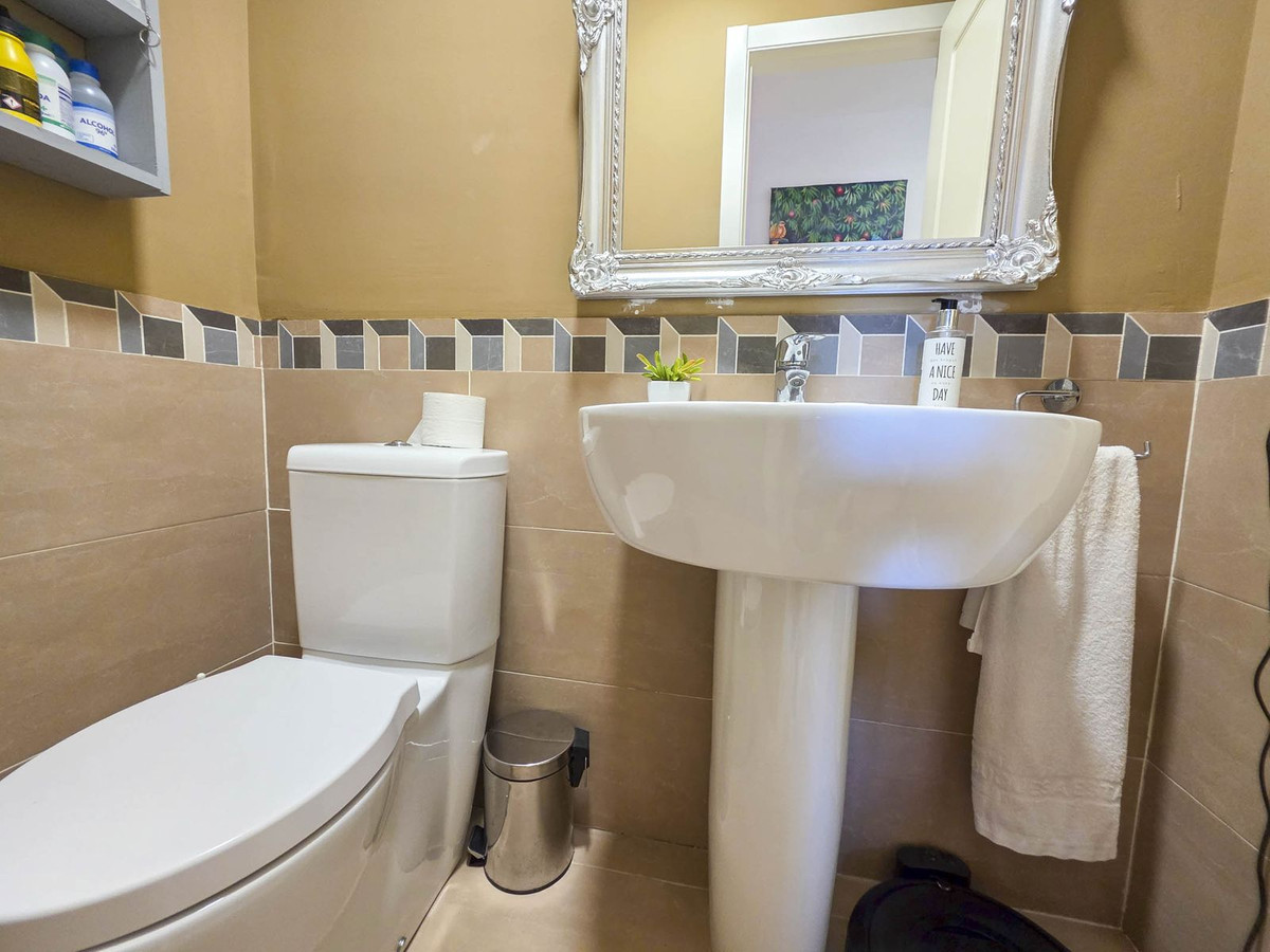 3 Bed, 3 Bath, ApartmentFor Sale, La Duquesa, Malaga