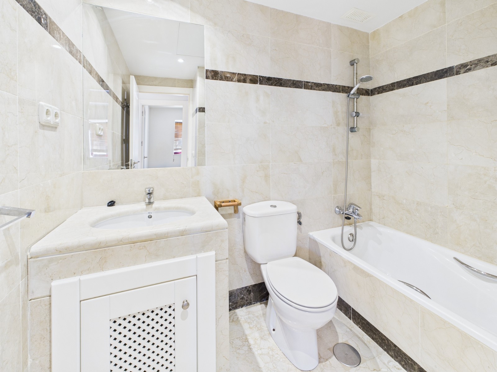 3 Bed, 2 Bath, ApartmentFor Sale, Los Alcazares, Murcia