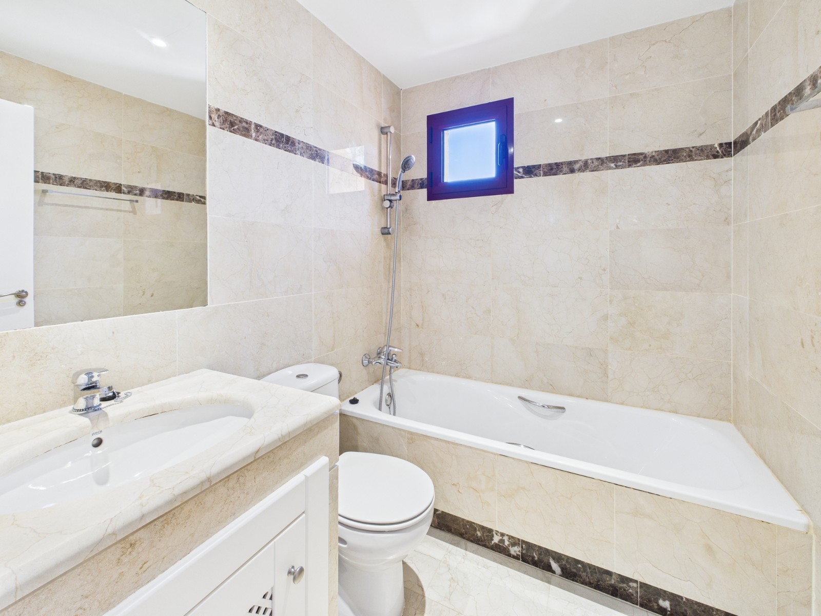 3 Bed, 2 Bath, ApartmentFor Sale, Los Alcazares, Murcia