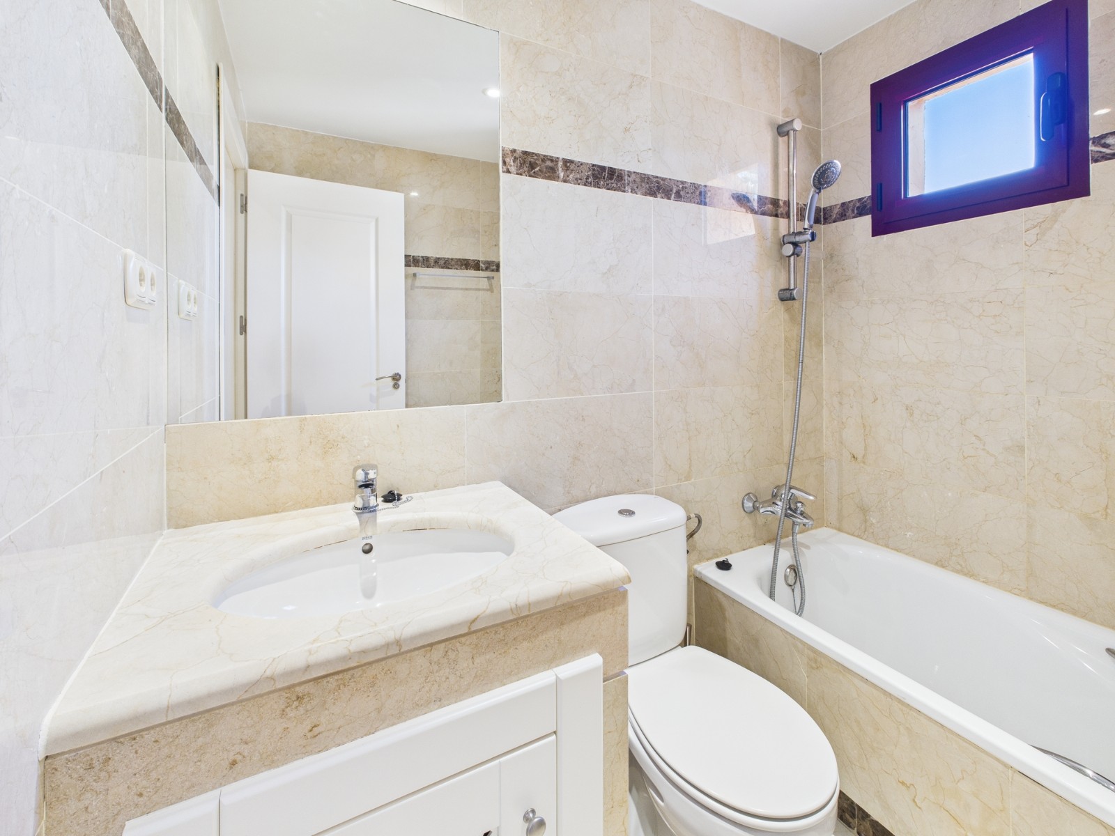 3 Bed, 2 Bath, ApartmentFor Sale, Los Alcazares, Murcia