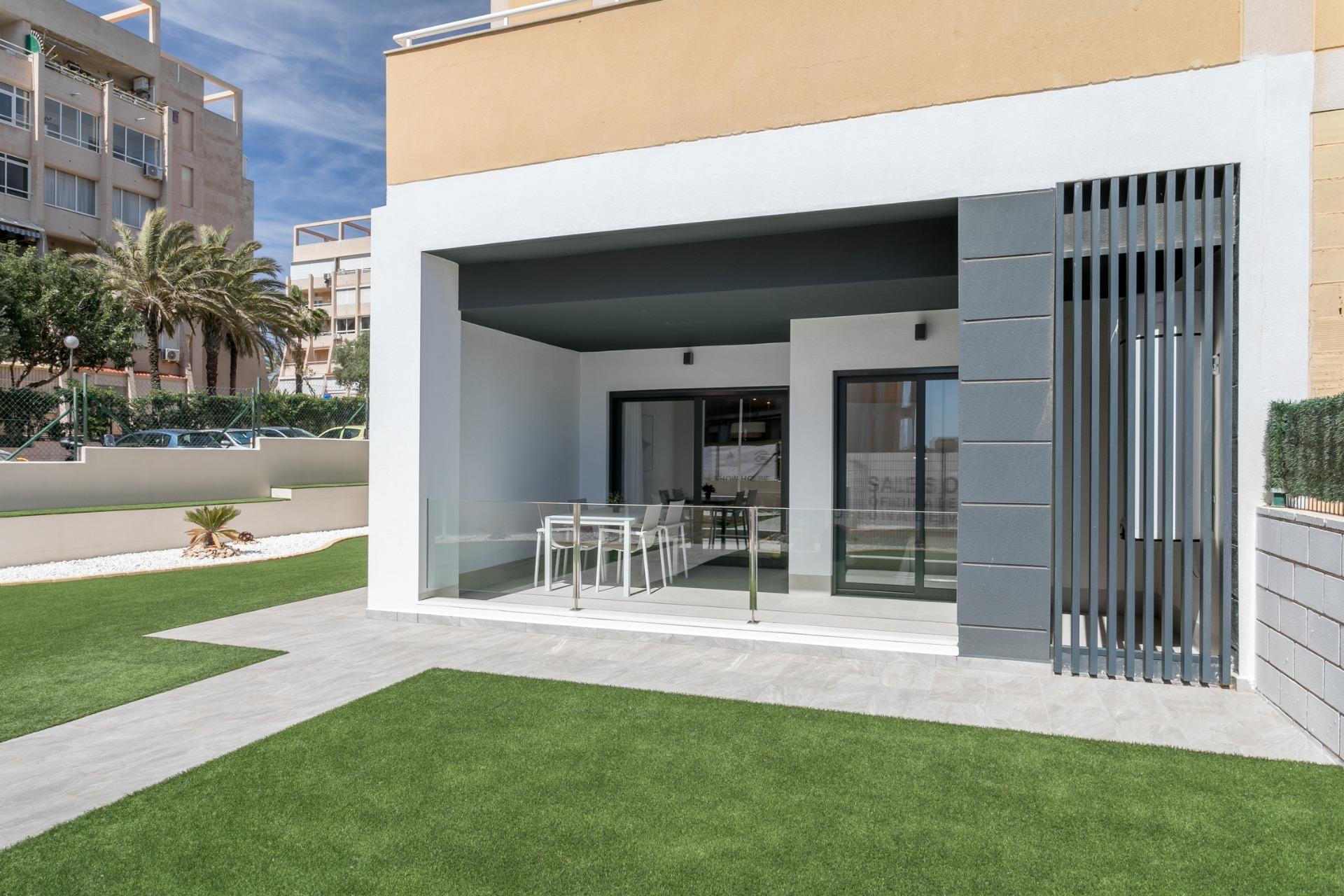 2 Bed, 2 Bath, ApartmentFor Sale, Torrevieja, Alicante