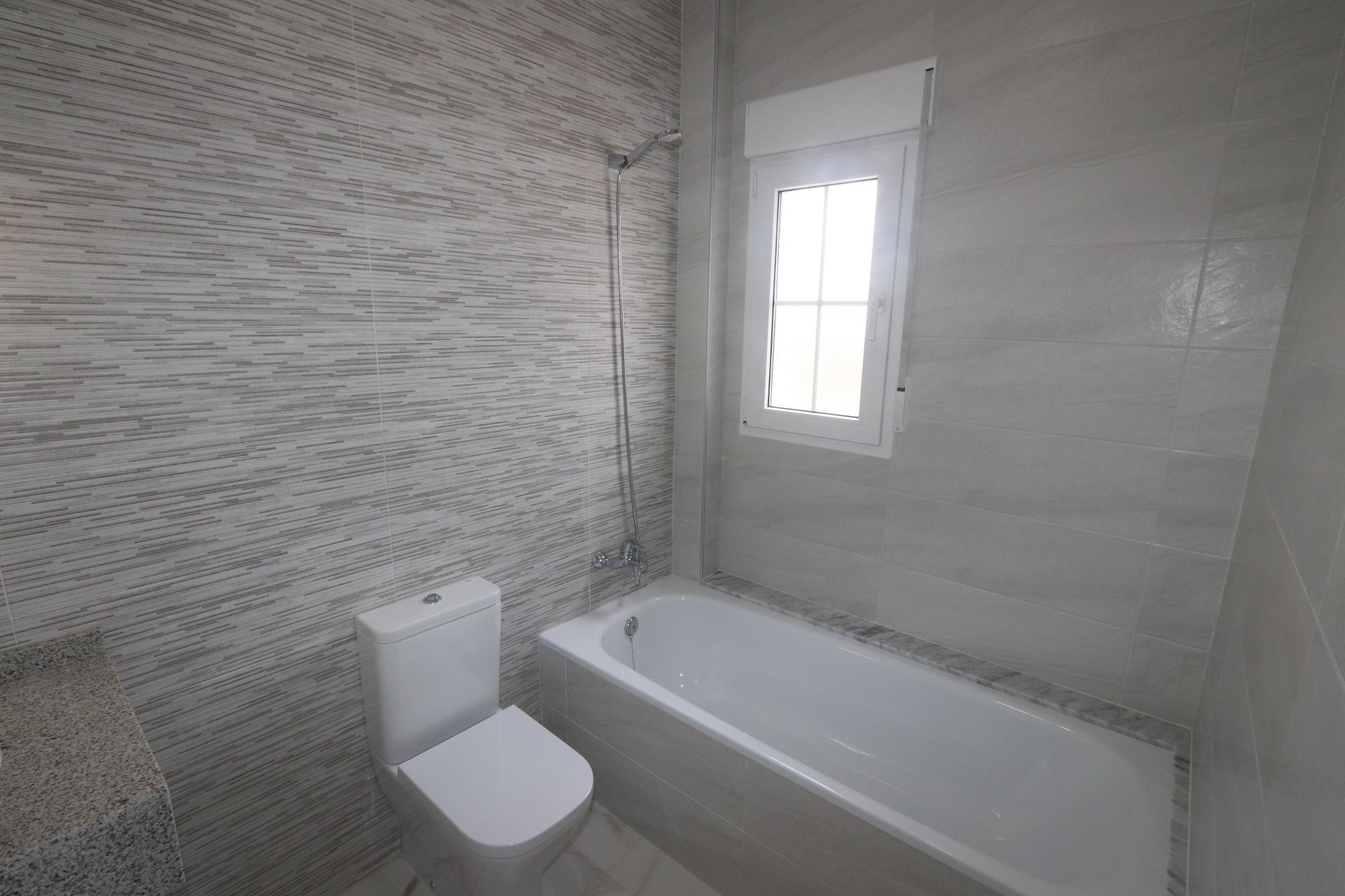 4 Bed, 3 Bath, HouseFor Sale, Pinoso, Alicante