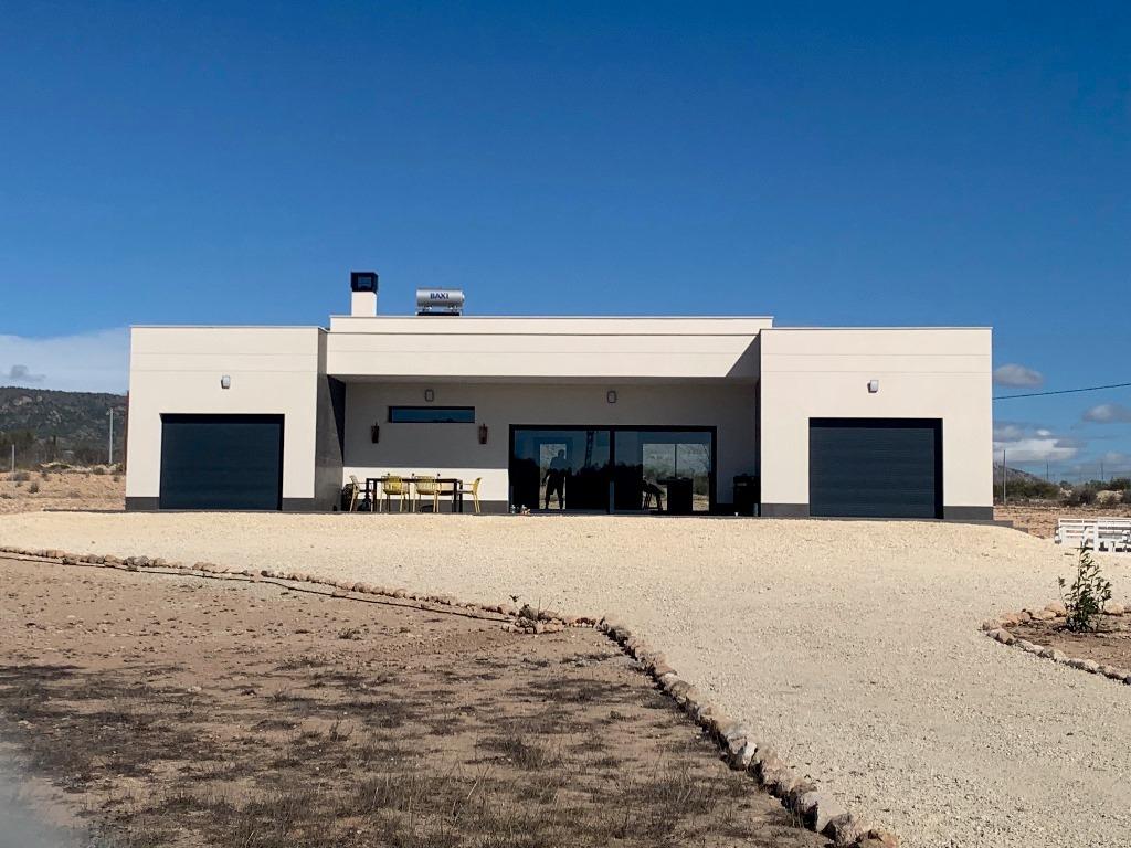 4 Bed, 3 Bath, HouseFor Sale, Pinoso, Alicante