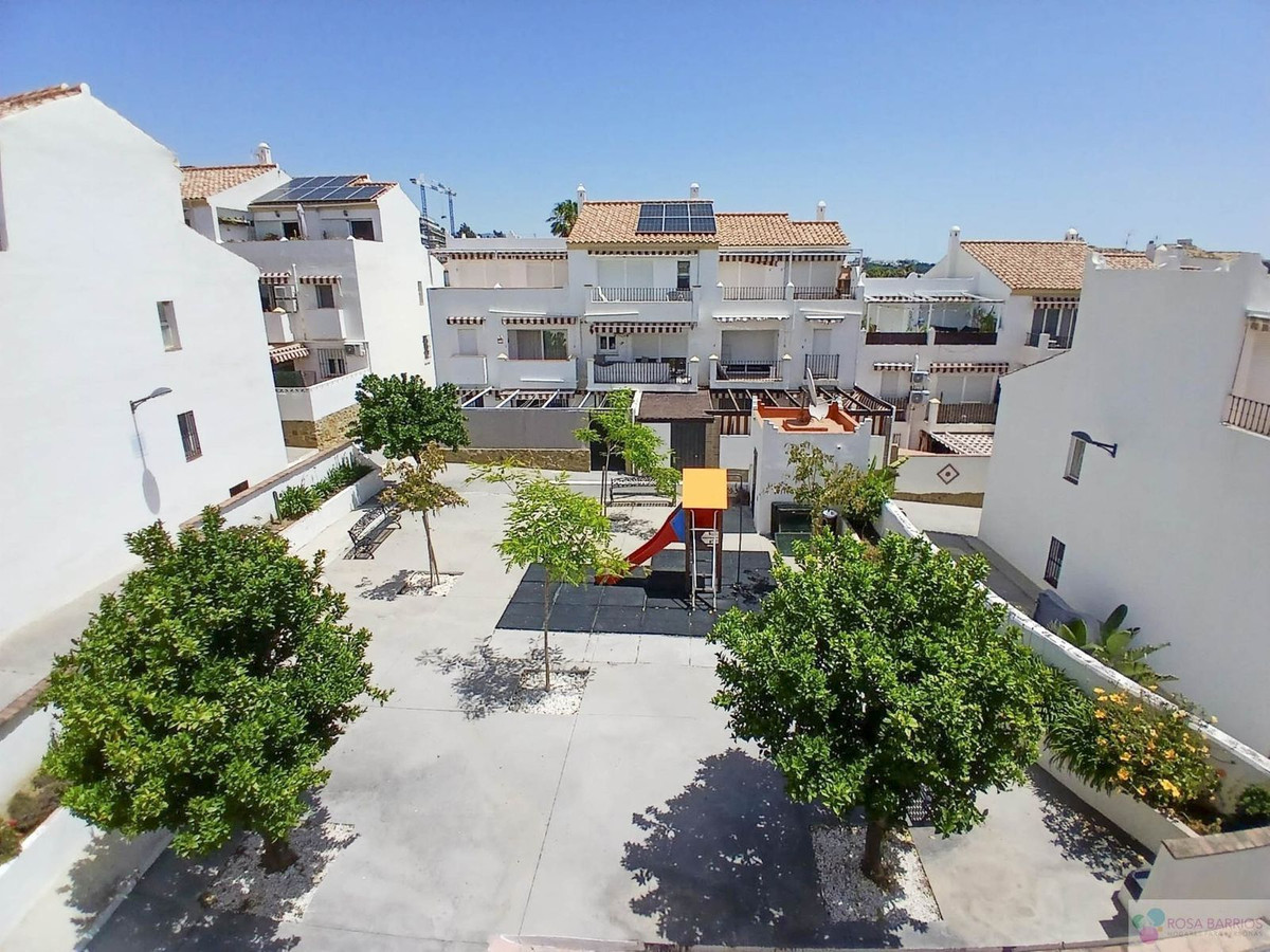 3 Bed, 2 Bath, ApartmentFor Sale, Estepona, Malaga