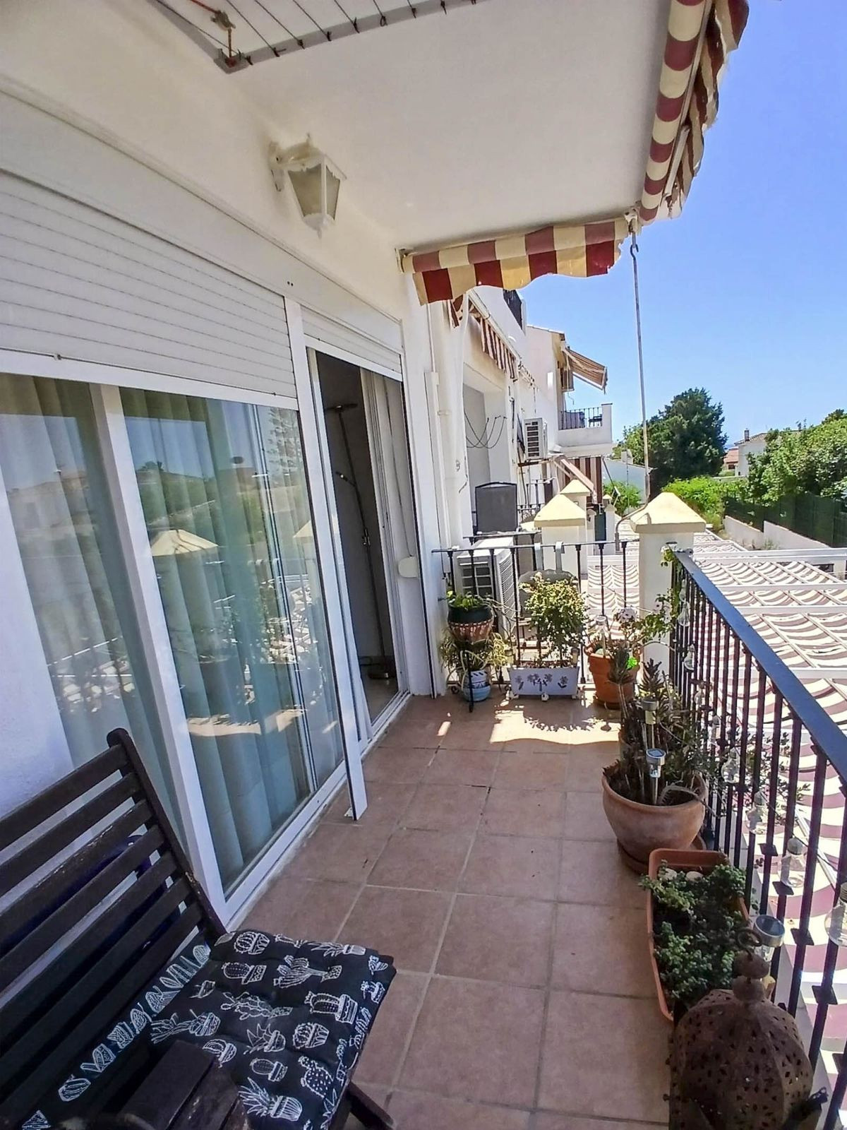 3 Bed, 2 Bath, ApartmentFor Sale, Estepona, Malaga