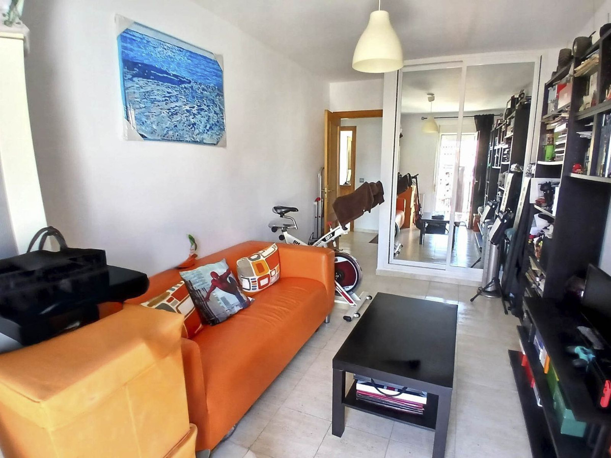 3 Bed, 2 Bath, ApartmentFor Sale, Estepona, Malaga