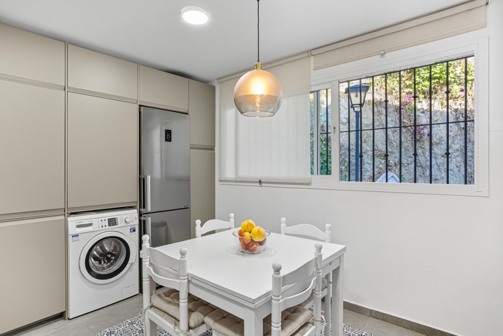 3 Bed, 3 Bath, HouseFor Sale, Golden Mile, Malaga