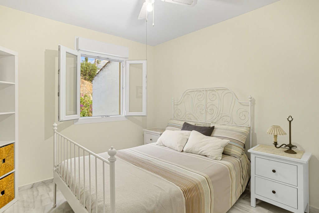 3 Bed, 3 Bath, HouseFor Sale, Golden Mile, Malaga