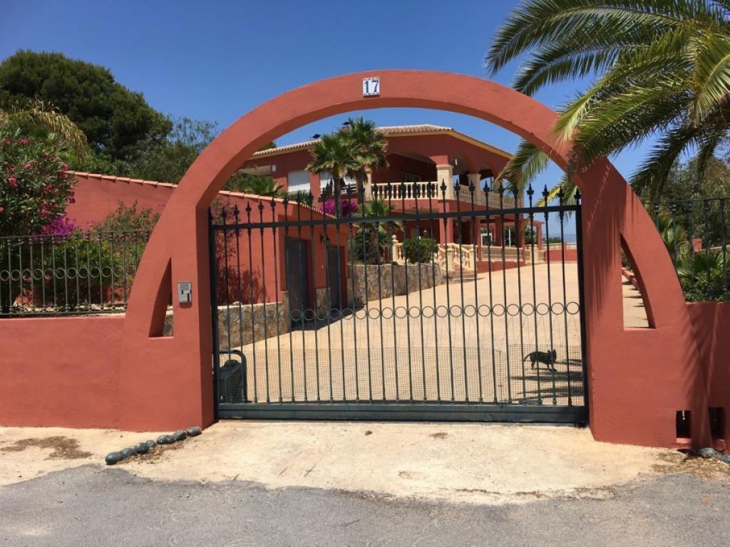 8 Bed, 6 Bath, HouseFor Sale, Alfas del Pi, Alicante
