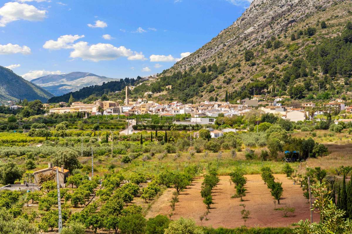 4 Bed, 2 Bath, HouseFor Sale, Jalon Valley, Alicante