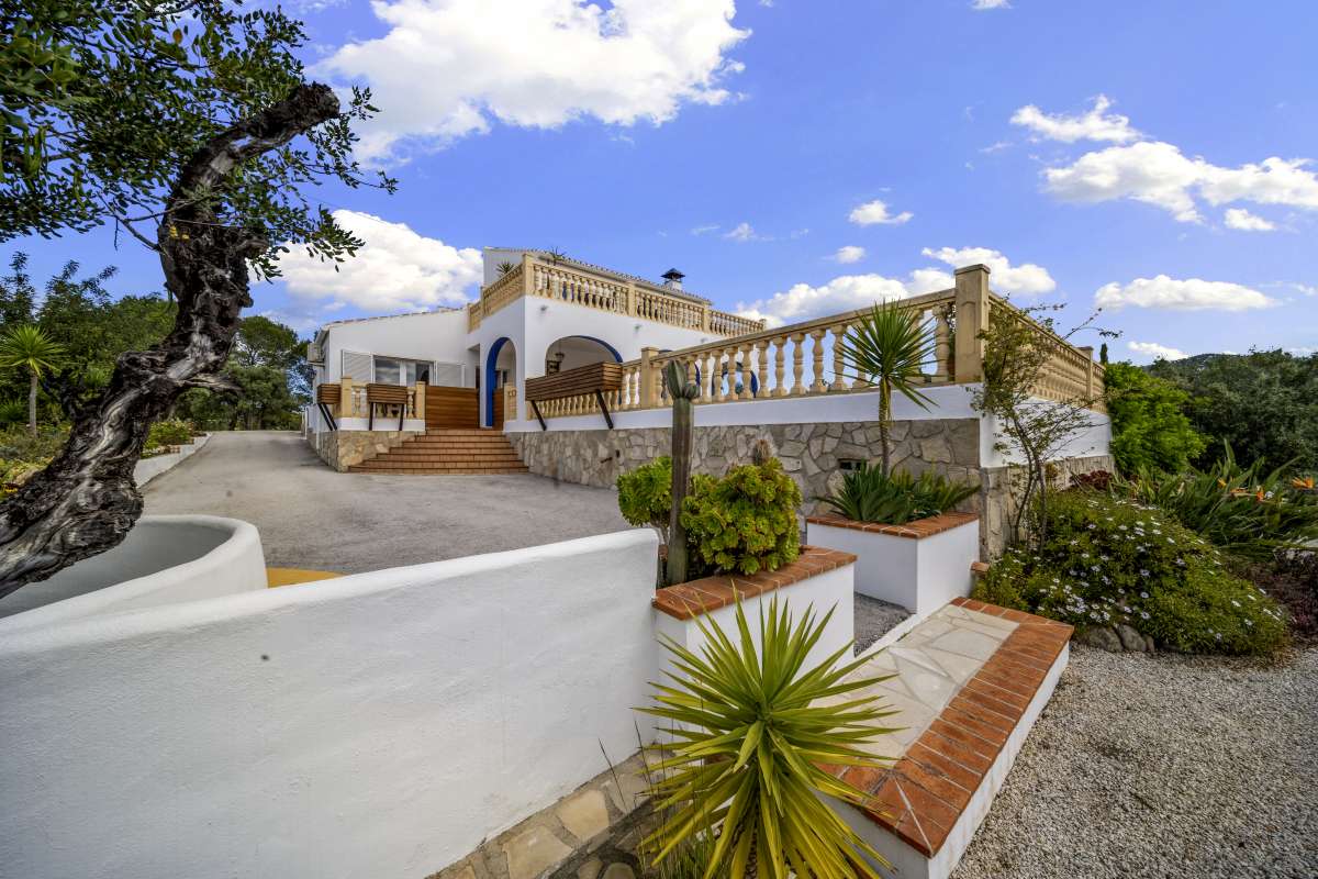 4 Bed, 2 Bath, HouseFor Sale, Jalon Valley, Alicante