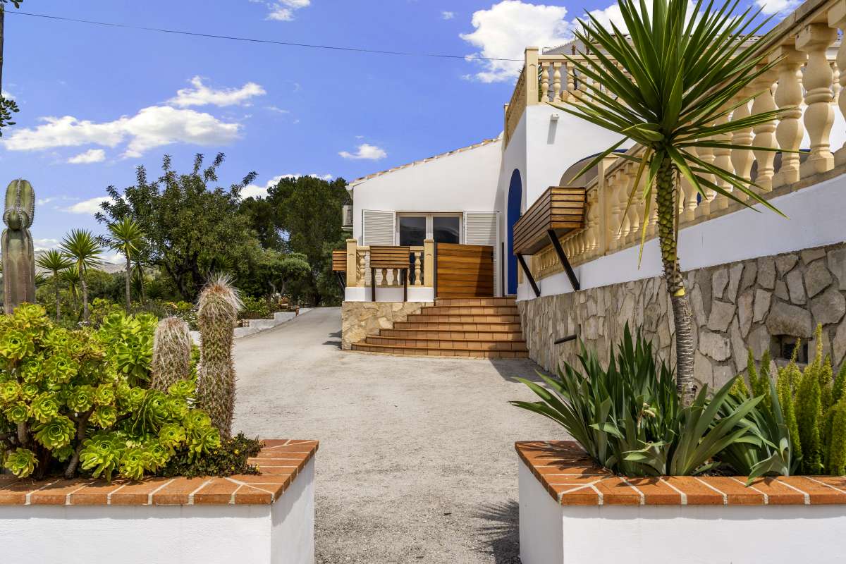 4 Bed, 2 Bath, HouseFor Sale, Jalon Valley, Alicante